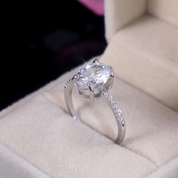 NEW!! 💎 Women’s Luxury Cubic Zirconia Ring - Picture 7 of 10